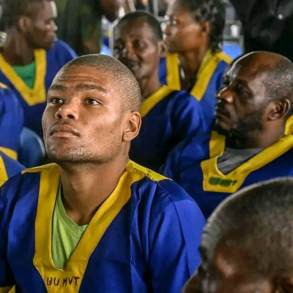 Dans une ordonnance lue sur les antennes de la chaîne nationale, le président Félix Tshisekedi a accordé une mesure de grâce à Marcel Malanga Malu, condamné à mort dans le cadre de la tentative de coup d’État du 19 mai 2024. La peine capitale prononcée à l’encontre de ce dernier