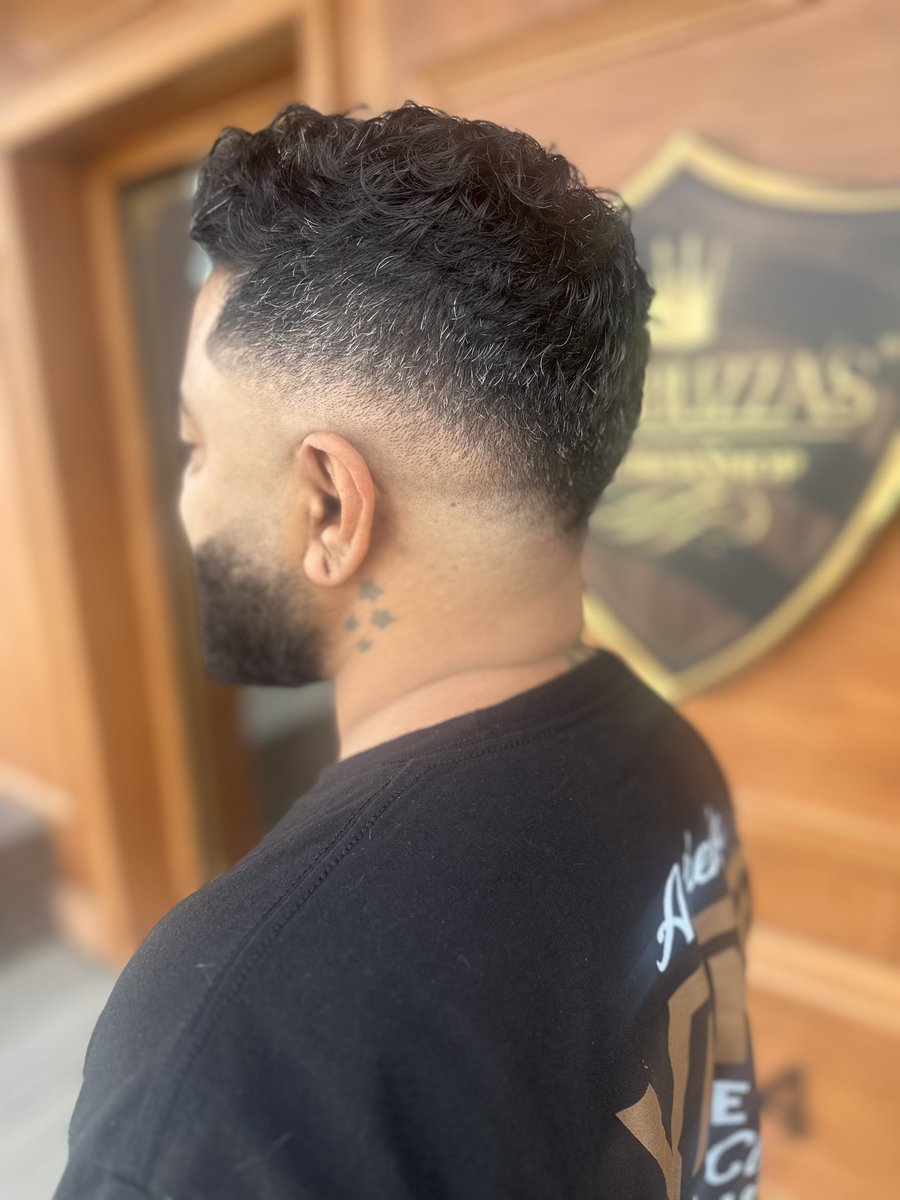 gambuzzasknox's tweet photo. Cut by Jesse at Northshore! 🔥 https://t.co/I2XWFXLlFJ