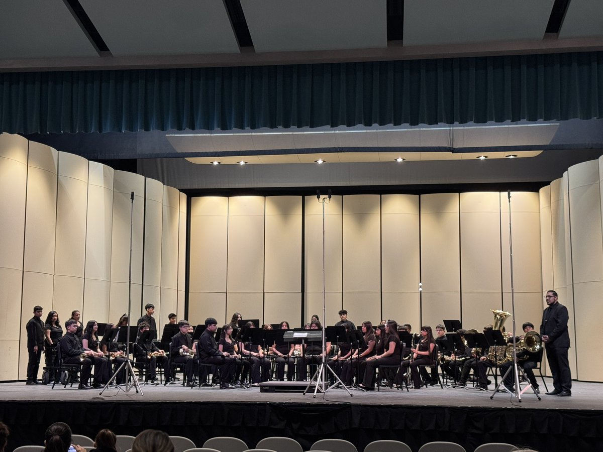 Socorro HS Band & Flags tweet media