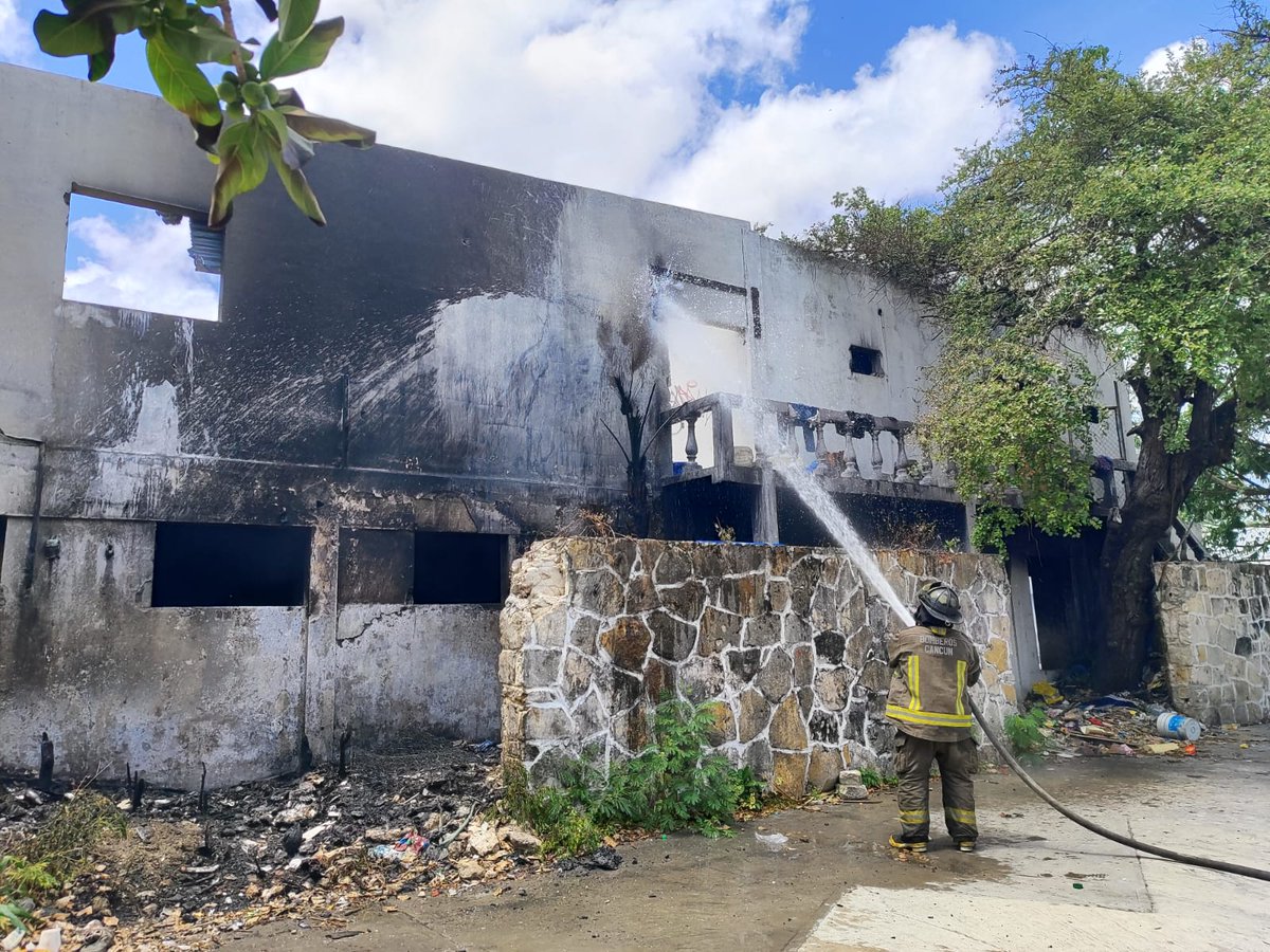 infoqroomex's tweet image. Indigentes provocan #incendios recurrentes en #Antiguohospital de #Cancún 🔴
galucomunicacion.com/indigentes-pro…