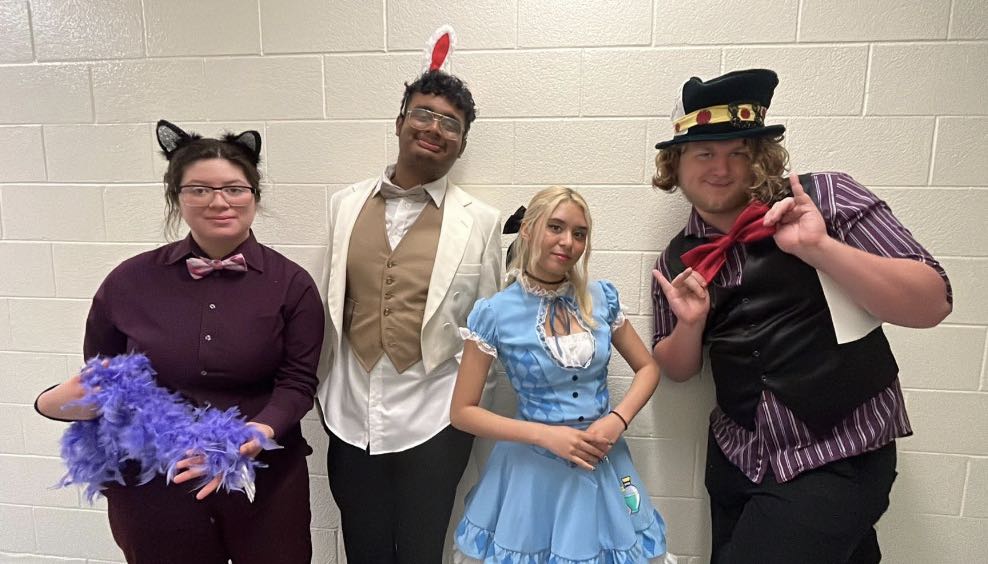 Stefanie Tsompanidis (@stefanietsompa2) on Twitter photo Tea time with our Pre K Pups! Our annual Alice in Wonderland performance and tea party with our Theatre 2 class. <a href="/DHSHappenings/">Deltona High School Happenings</a> <a href="/DHSTroupe4376/">Deltona HS Midnight Moon Theatre-Troupe 4376</a> <a href="/AbcsWithMissT_/">Kimberly Torres ✏️🪩💖</a> Tea time with our Pre K Pups! Our annual Alice in Wonderland performance and tea party with our Theatre 2 class. <a href="/DHSHappenings/">Deltona High School Happenings</a> <a href="/DHSTroupe4376/">Deltona HS Midnight Moon Theatre-Troupe 4376</a> <a href="/AbcsWithMissT_/">Kimberly Torres ✏️🪩💖</a>