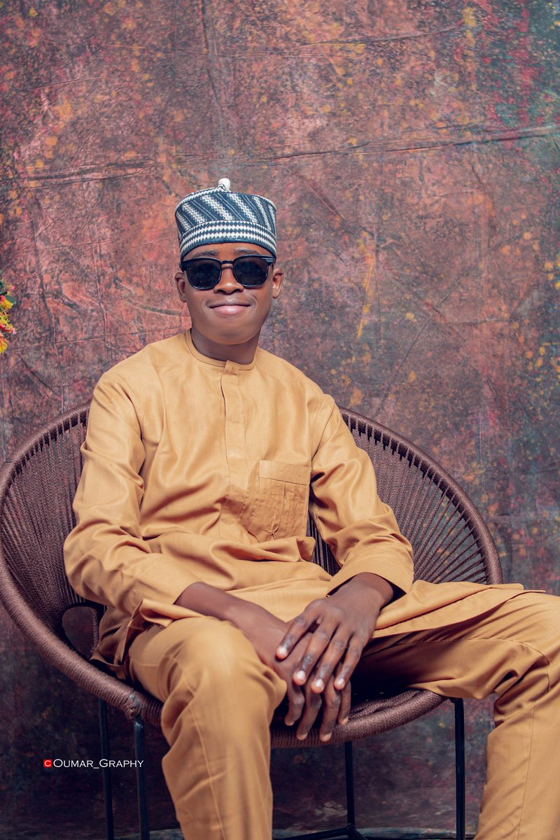 "Eid Mubarak! Allah ya karɓi ibadunmu, ya cika mana burika."

#followersシ゚ #everyonefollowers #eidmubarak