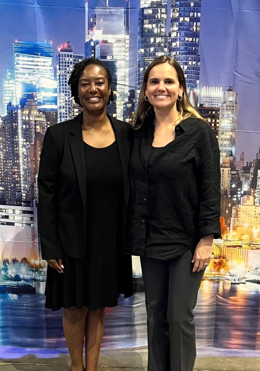 Celebrating ⁦⁦<a href="/NakeshaMSmith/">Nakesha Smith</a>⁩ and her dedication to students and staff for the past 20 years in ⁦<a href="/katyisd/">Katy ISD</a>⁩! ⁦<a href="/Golbowtweets/">Golbowtweets</a>⁩