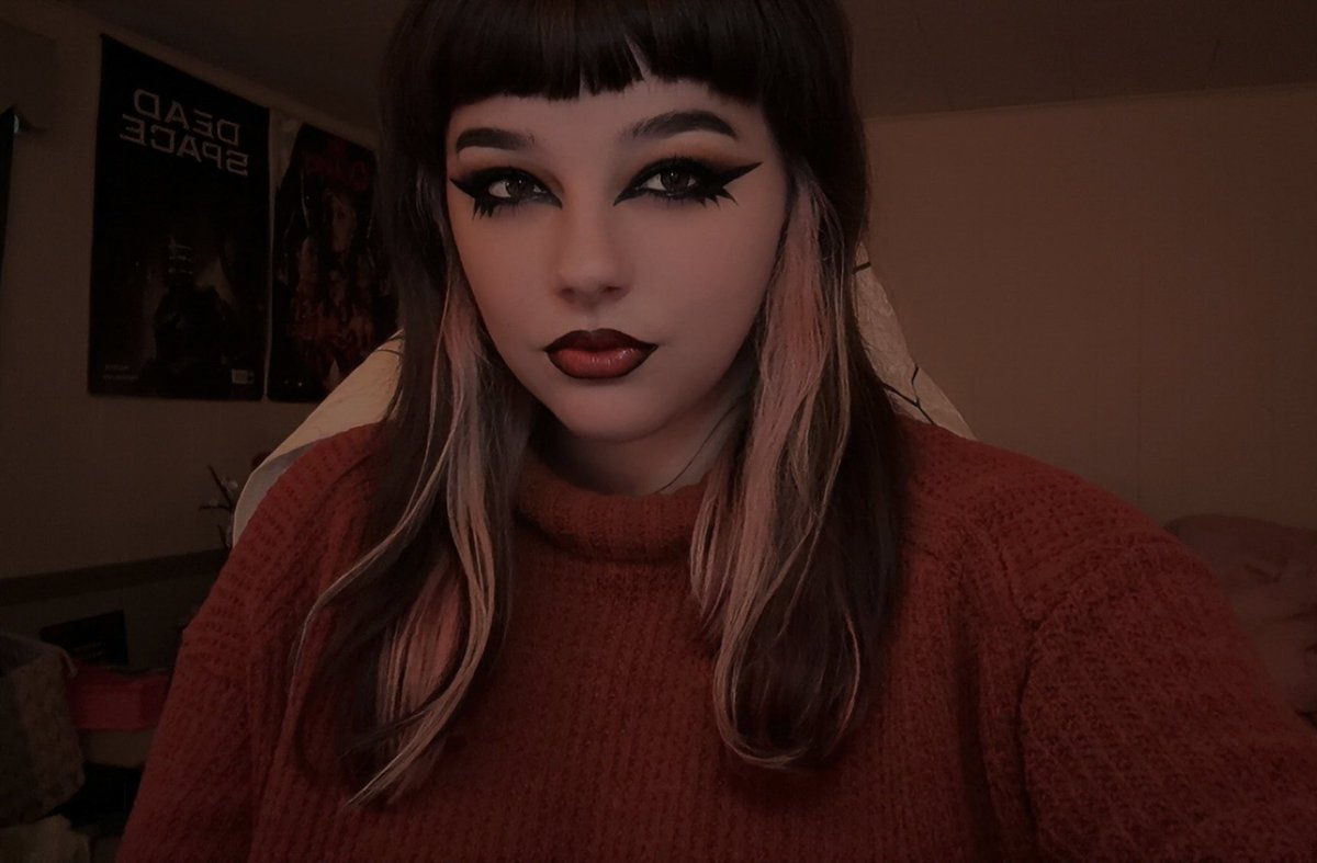 I finally bought new makeup teehee