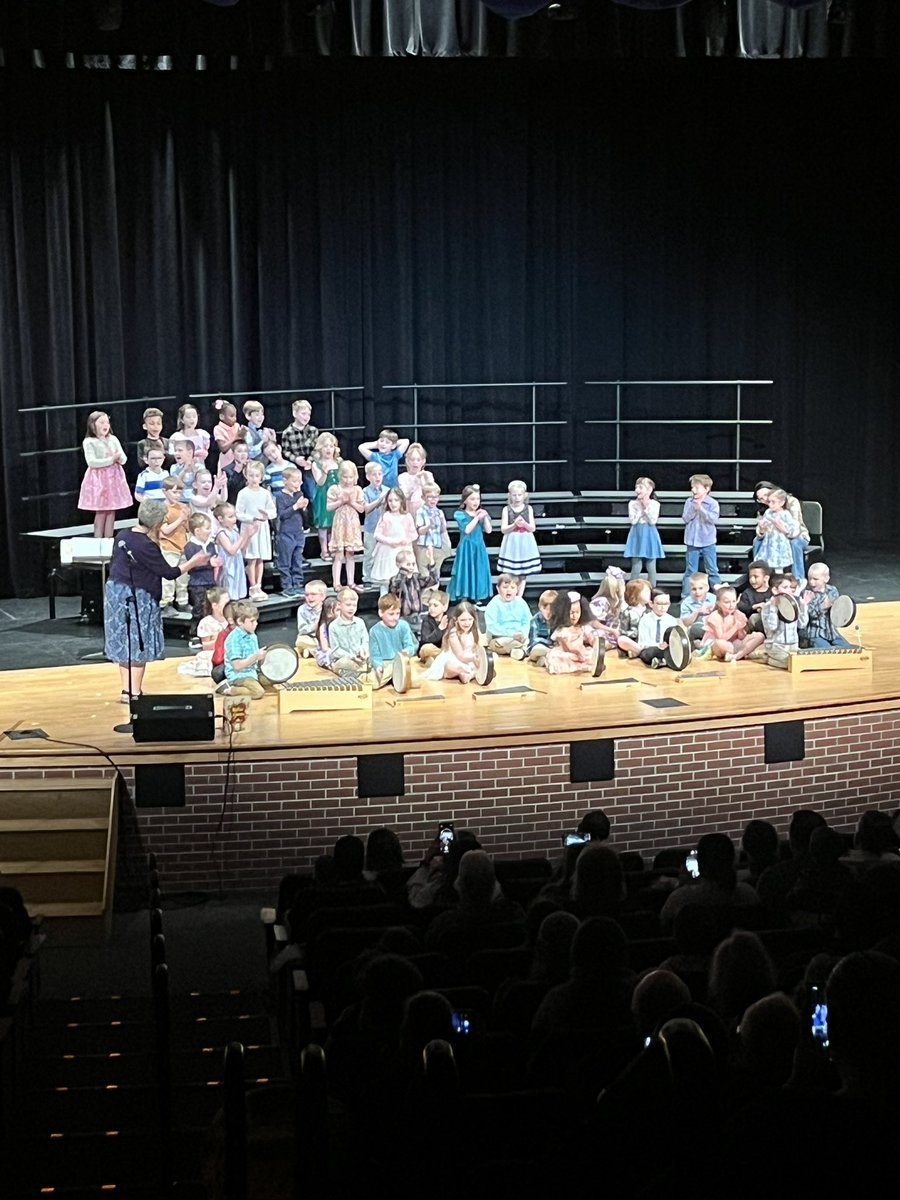 BisonElem's tweet photo. Kindergarteners making music this evening! https://t.co/c29bSXLWtW
