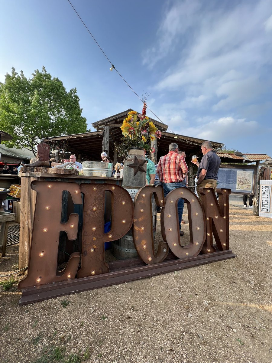 TimbertopBuild's tweet image. Timbertop Builders Team and friends having a blast at the Rodeo function tonight for Epcon Connections Conference 2025! 

#timbertopbuilders #epcon #epconcommunities #epconconnect2025 #homebuilders #rodeo #Texas #TejasRodeo
