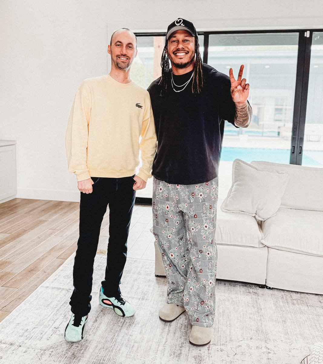 Dan Fleyshman (@danfleyshman) on Twitter photo When you surround yourself with positive, powerful people, then you tend to talk about positive & powerful things.🗣️🦾🏆
<a href="/TrentShelton/">Trent Shelton</a> book is titled: “PROTECT YOUR PEACE”📚 When you surround yourself with positive, powerful people, then you tend to talk about positive & powerful things.🗣️🦾🏆
<a href="/TrentShelton/">Trent Shelton</a> book is titled: “PROTECT YOUR PEACE”📚