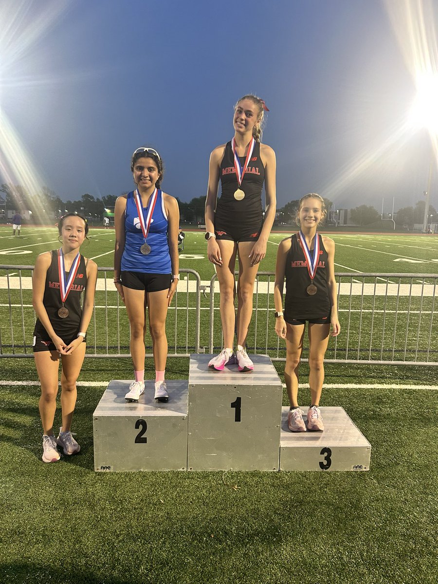 Monday night Jr Xio Sanchez earned her ticket to the Area Meet by placing 2nd 🥈 in the 3200m at the 17-6A District track meet!! <a href="/CyCreekBooster/">CyCreekBooster</a> <a href="/cycreekhs/">Cy Creek High School</a>