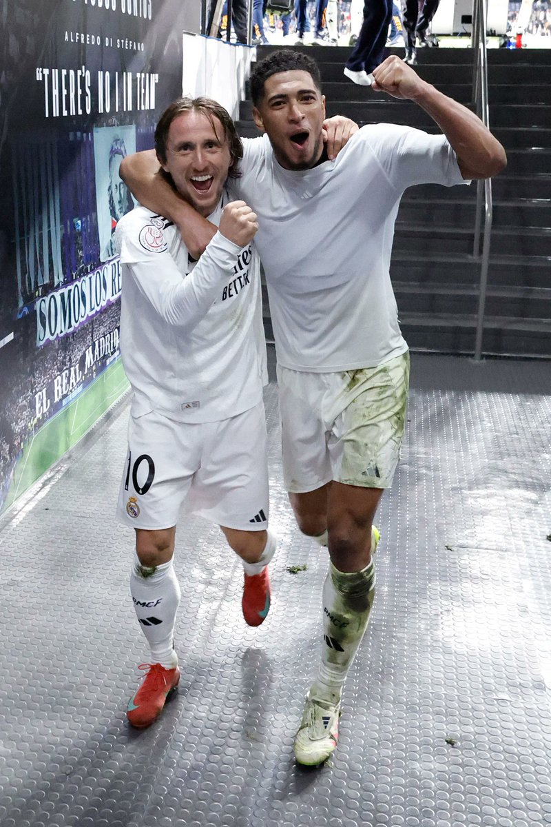 RealEspartaB's tweet photo. Luka Modric &amp; Jude Bellingham. https://t.co/PuS7yYXlqf