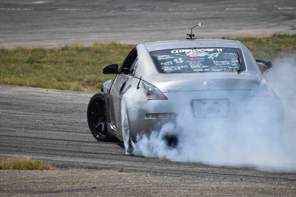 Vert_ZR33's tweet photo. T-4 days until drift season https://t.co/KwK1IokGIt