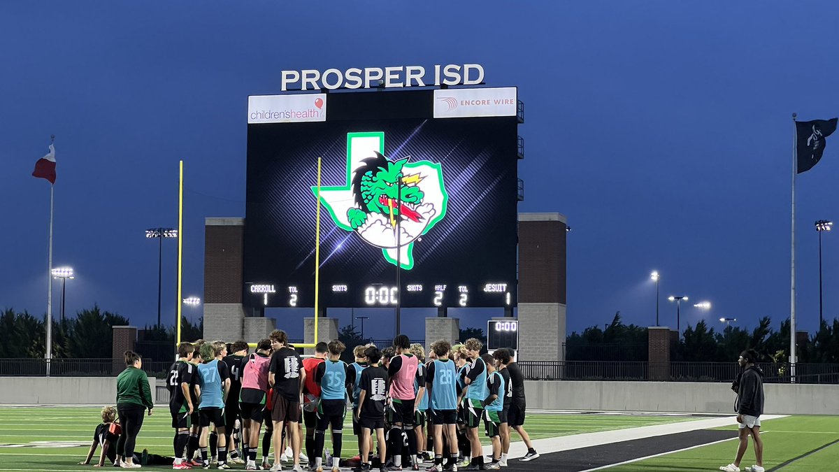 UIL 6A Division II
Jesuit vs Southlake Carroll

Jesuit 1
Southlake 1

All tied up after 80 minutes of play in Prosper. Going to the extra time periods.

<a href="/Gosset41/">Brian Gosset</a> @gmsportsmedia1 @fletcherduque <a href="/tascosoccer/">TASCO</a> @prep1usa @LethalSoccer  <a href="/PrepSoccerTX/">Prep Soccer Texas</a> <a href="/PrepSoccer/">Prep Soccer ⚽️</a>