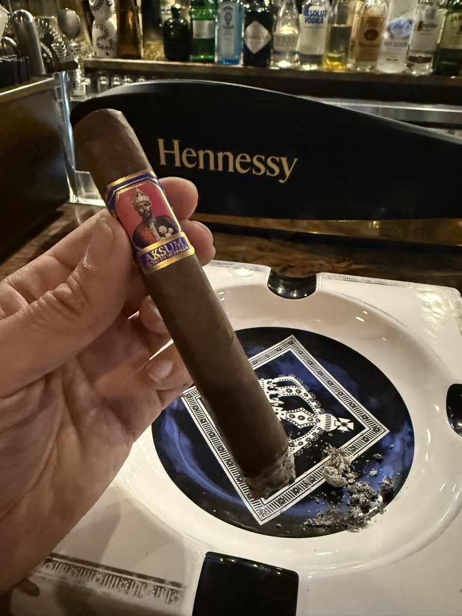 Smoking an Aksum cigar tonight on the recommendation of <a href="/MrWinMarshall/">Winston Marshall</a> .

A win all the way around.