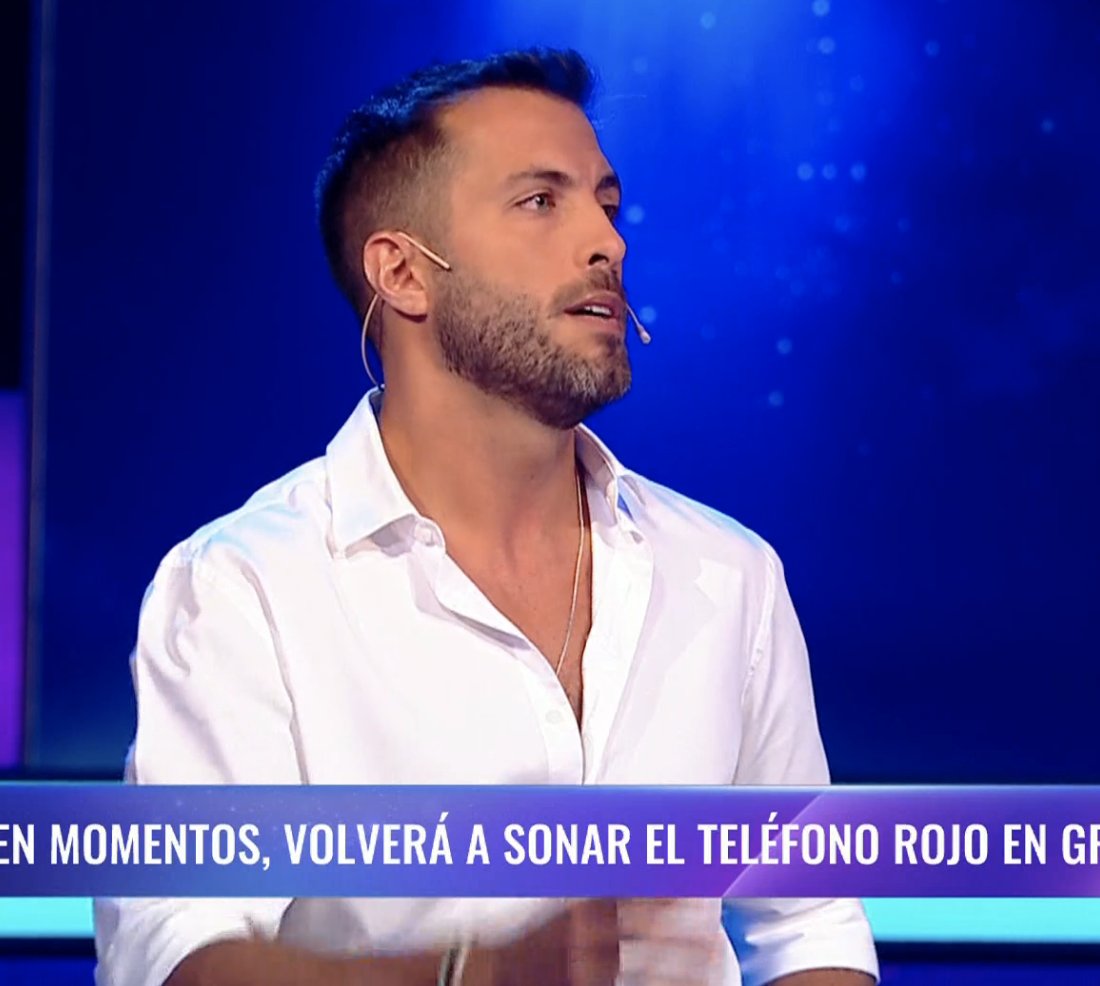 eeemiliano's tweet photo. Gaston cruza a Bati por las acusaciones a Luciana. 
"A mi me llamaron al confesionario y me dijeron que vieron imágenes que no gustaron, me preguntaron cómo me sentía, no fui a tocar el timbre del confesionario por esto"

#GranHermano https://t.co/HdrEcaurOY
