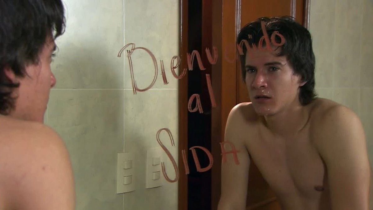 Batman6667777's tweet photo. Cuando te vas liso con la de SPS y te deja un mensaje en el baño https://t.co/7J1sIxqAIL