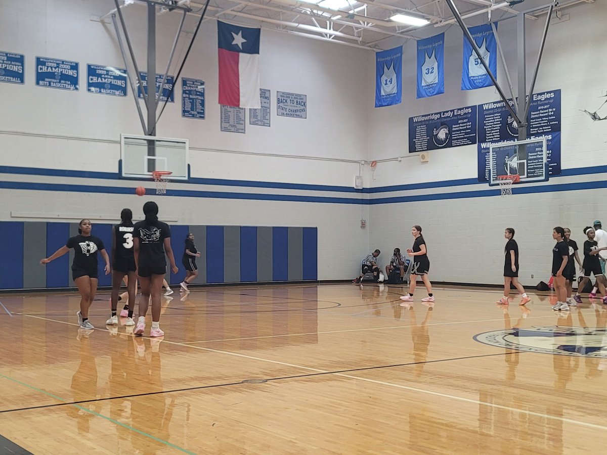 1st day of Spring League🏀❤️ Saw a lot of good and small details to work on.