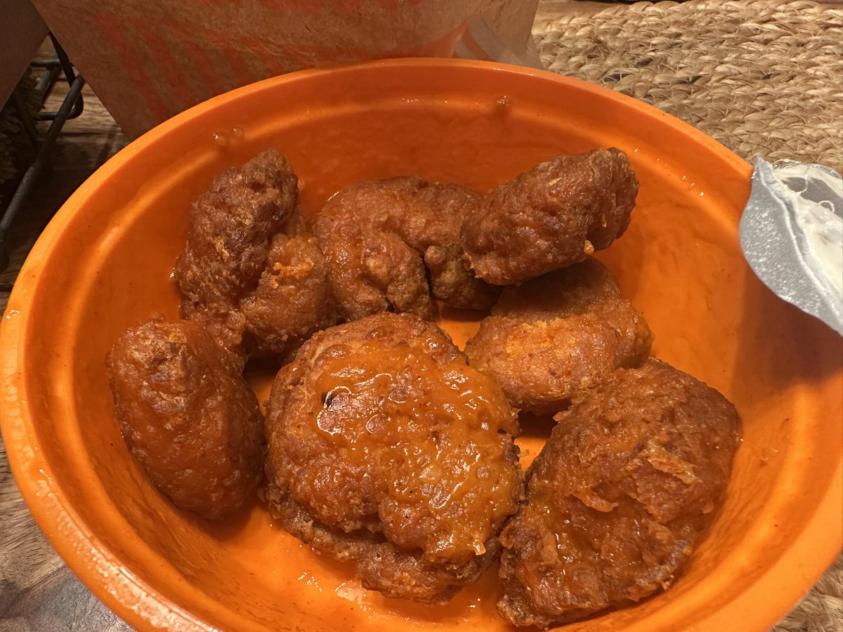 jschmidt2233's tweet photo. @Whataburger - the WhatAWings are WhatANotEdible ….  #comeonman https://t.co/dLkSMKXTCr