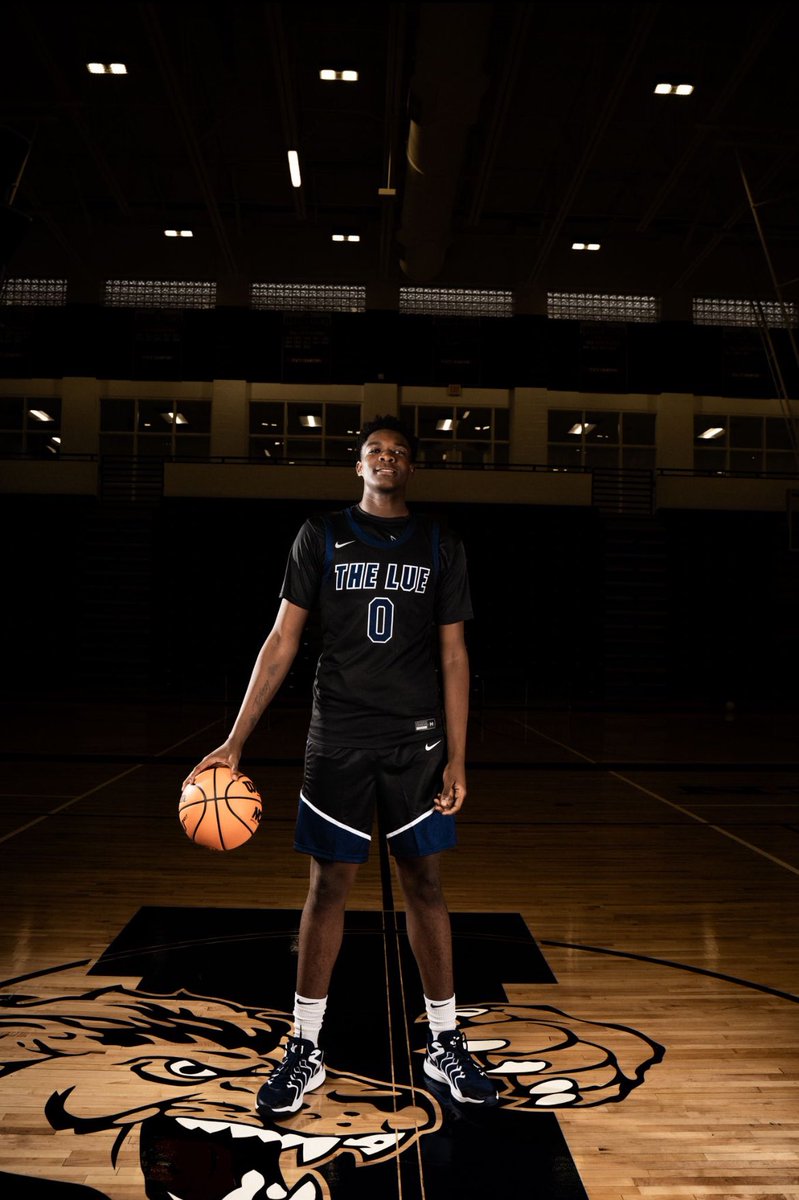 ⭐️Through the first 29 Games I average⭐️
18PPG
7.3RPG
1.6BPG
2.1 SPG

Season highs
39 points vs sw macon
12 rebounds vs riverdale
5 blocks vs riverdale