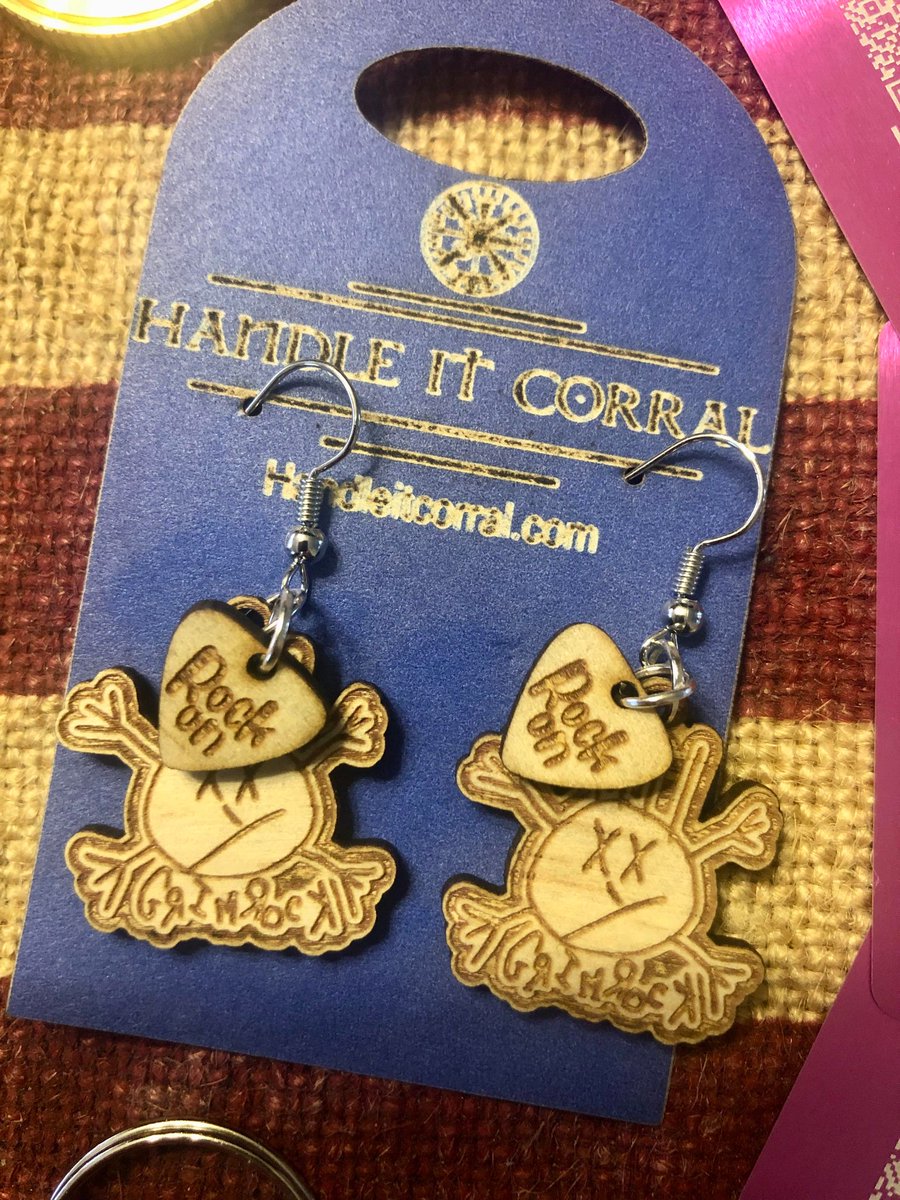 I am prepping an order from my friends at Handle It Corral LLC for some of these bad azz GrimRings! They will be available at the grimrockandroll web store as soon as I get them! Where do you #rockyourgrim at?
#merch #music