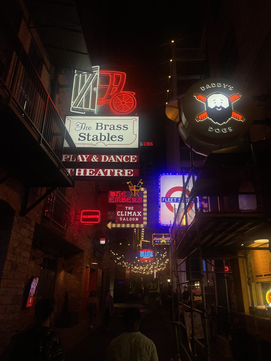 Wyatt Reed (@wreed27) on Twitter photo 1st time in Nashville, 2nd time at <a href="/SIRspecialists/">Society of Interventional Radiology</a>, thanks to the student scholarships! I forgot to get Nashville hot chicken, but made up for it with new friends, seeing some familiar faces, and hearing awesome talks! Honored to meet such great people doing unbelievable things! 1st time in Nashville, 2nd time at <a href="/SIRspecialists/">Society of Interventional Radiology</a>, thanks to the student scholarships! I forgot to get Nashville hot chicken, but made up for it with new friends, seeing some familiar faces, and hearing awesome talks! Honored to meet such great people doing unbelievable things!