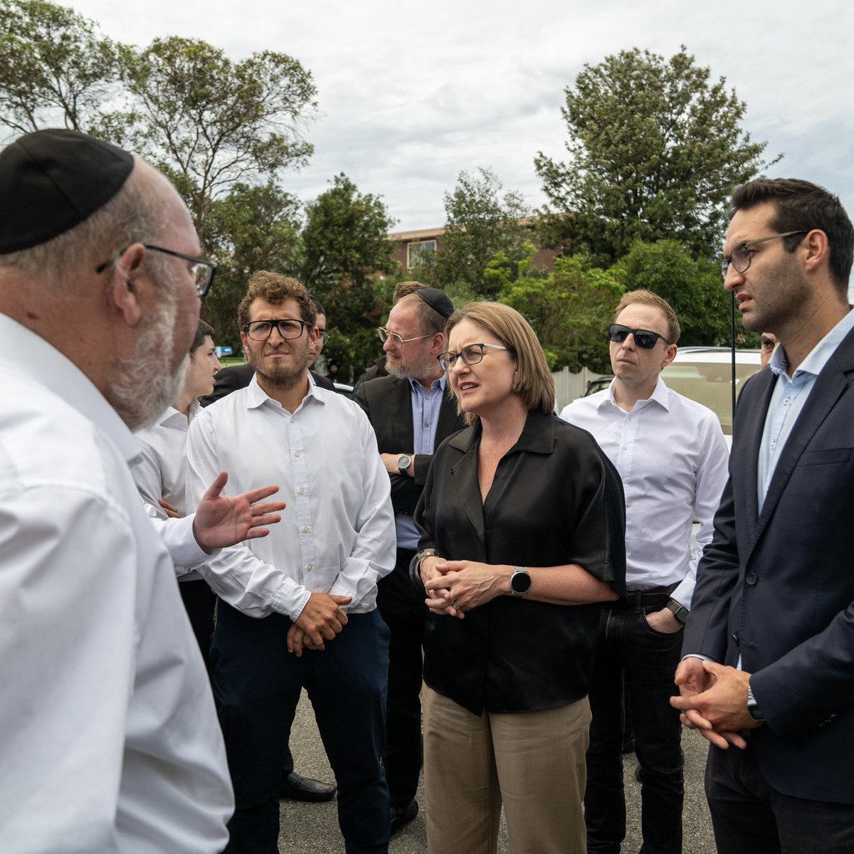 ausvstheagenda's tweet image. The Anti-Vilification &amp;amp; Social Cohesion Bill passed at 4am this morning.

It will be illegal to to offend, insult, humiliate or ridicule a protected class of people based on their:

- Race, Religion, Nationality
- Colour, National or ethnic origin 
- Age, Sex, Gender
- Sexual…