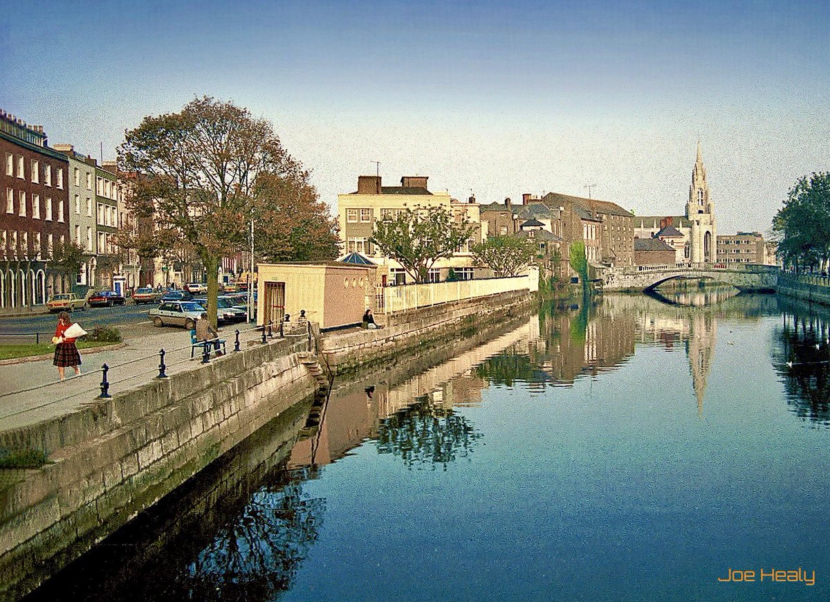 The South Mall and Parliament Bridge, Cork on a summer evening in 1985 #cork #ireland #rivers #lee