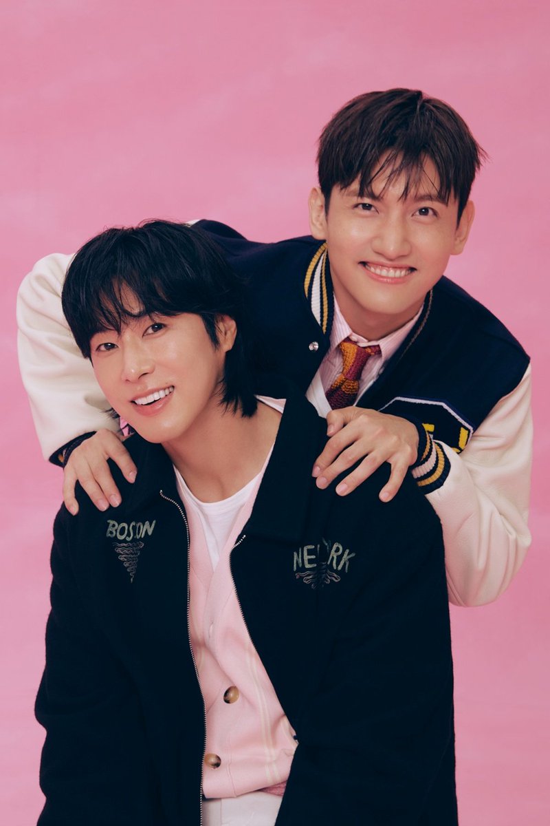 imbcenews's tweet image. 동방신기, SM과 재계약 &quot;20년 넘게 동행할 수 있어 뜻깊다&quot; 
#동방신기 #TVXQ #SM엔터테인먼트 #재계약 #22년 
#유노윤호 #U_Know #최강창민 #MAXCHANGMIN #iMBC연예 

SM은 2일 공식입장을 통해 동방신기(유노윤호, 최강창민)과의 재계약 소식을 전했다. 동방신기와 SM의 인연은 2003년 데뷔부터…