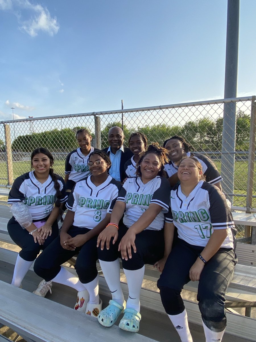 Lucy (@lucyvelez03) on Twitter photo Principal Reynolds with some of the JV Lady Lion student athletes. 🦁 💚🥎 <a href="/SpringLionsb/">Spring High Lion Sball</a> <a href="/springhsseniors/">springhighseniors</a> <a href="/SHSLIONBASEBALL/">SPRING LION BASEBALL</a> <a href="/SPRINGHIGHLIONS/">Spring High School</a> <a href="/SpringISD/">Spring ISD</a> Principal Reynolds with some of the JV Lady Lion student athletes. 🦁 💚🥎 <a href="/SpringLionsb/">Spring High Lion Sball</a> <a href="/springhsseniors/">springhighseniors</a> <a href="/SHSLIONBASEBALL/">SPRING LION BASEBALL</a> <a href="/SPRINGHIGHLIONS/">Spring High School</a> <a href="/SpringISD/">Spring ISD</a>