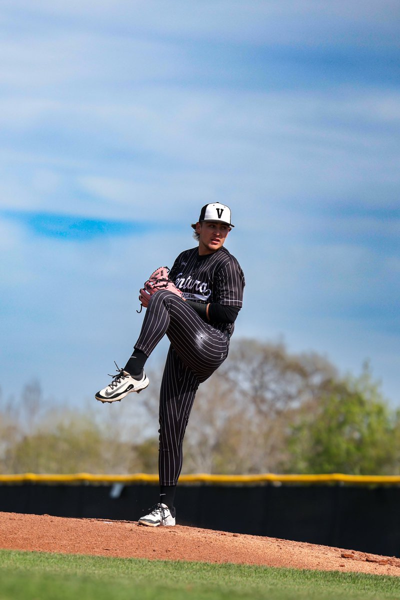 MiroShoots tweet media