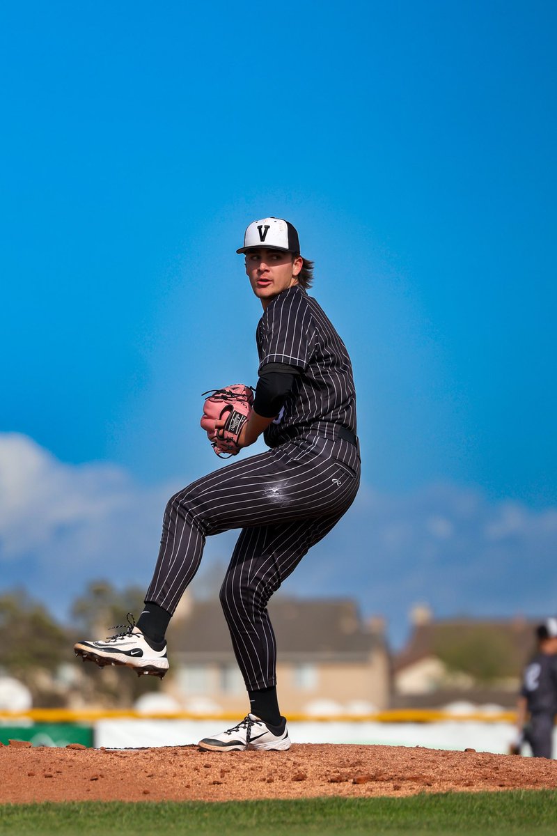 MiroShoots tweet media