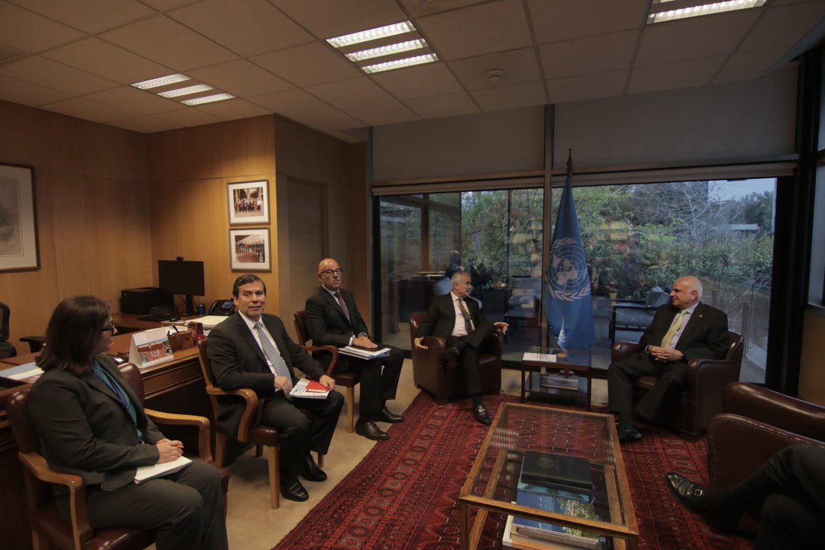 Vicecanciller 🇵🇪cumplió en  🇨🇱 una jornada clave en el marco de la presidencia peruana de la <a href="/cepal_onu/">CEPAL</a> reafirmando el compromiso por acelerar el cumplimiento de los Objetivos de Desarrollo Sostenible (ODS). También sostuvo importante encuentro con su homóloga chilena.