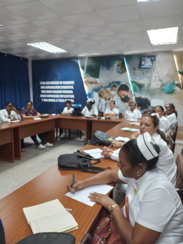 Se desarrolla en la provincia Cienfuegos curso sobre el manejo y la pesquisa de los diferentes tipos de cánceres en el primer nivel de atención con la participación de las enfermeras de los policlinicos y otros directivos. #APSCienfuegos #CubaEsSalud.