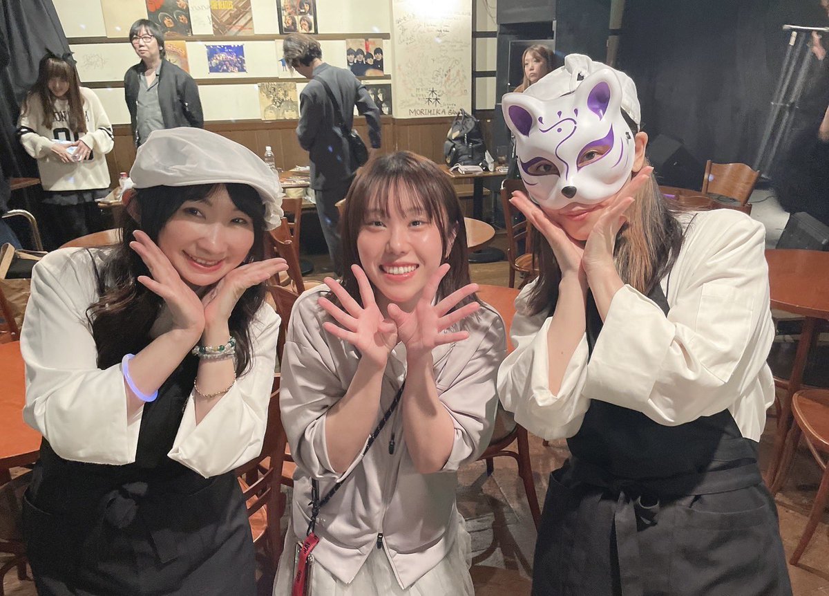 midoribancho's tweet photo. すっかり遅くなってしまいましたが🙇♂️
先日のライブのお写真!
#prismics の皆様と。
キラキラPOP✨なバンドサウンド✩.*˚
私が大好きな音楽!
そして素敵なパフォーマンス✨🥰✨🥰
素晴らしかったです!!
ご一緒させていただき、本当に嬉しかったです。
またご一緒させていただきたいです。
ありがとうございましたー🥰