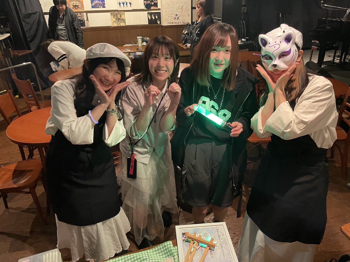 midoribancho's tweet photo. すっかり遅くなってしまいましたが🙇♂️
先日のライブのお写真!
#prismics の皆様と。
キラキラPOP✨なバンドサウンド✩.*˚
私が大好きな音楽!
そして素敵なパフォーマンス✨🥰✨🥰
素晴らしかったです!!
ご一緒させていただき、本当に嬉しかったです。
またご一緒させていただきたいです。
ありがとうございましたー🥰