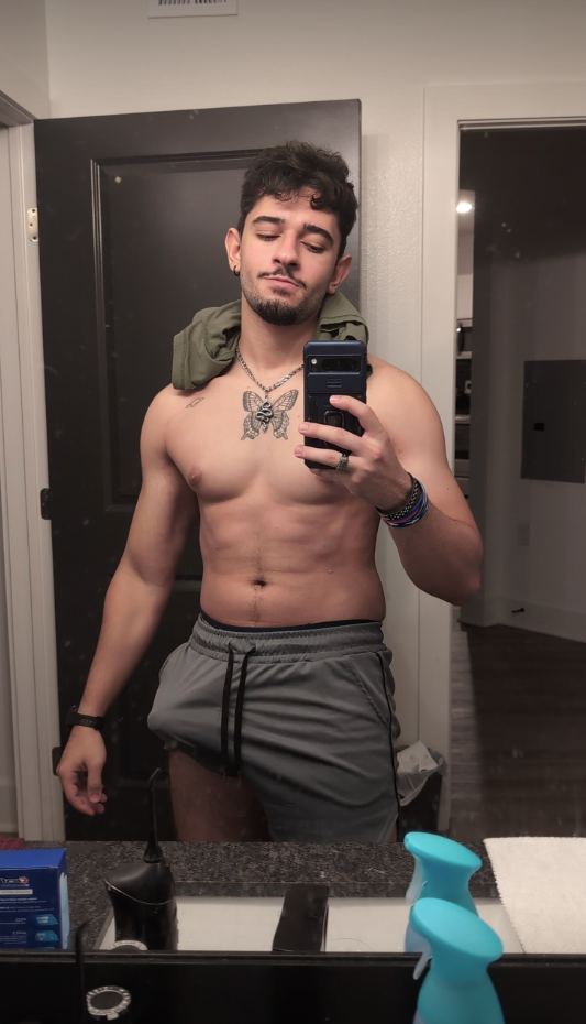 Sending my D pic to everyone who reply "hi"