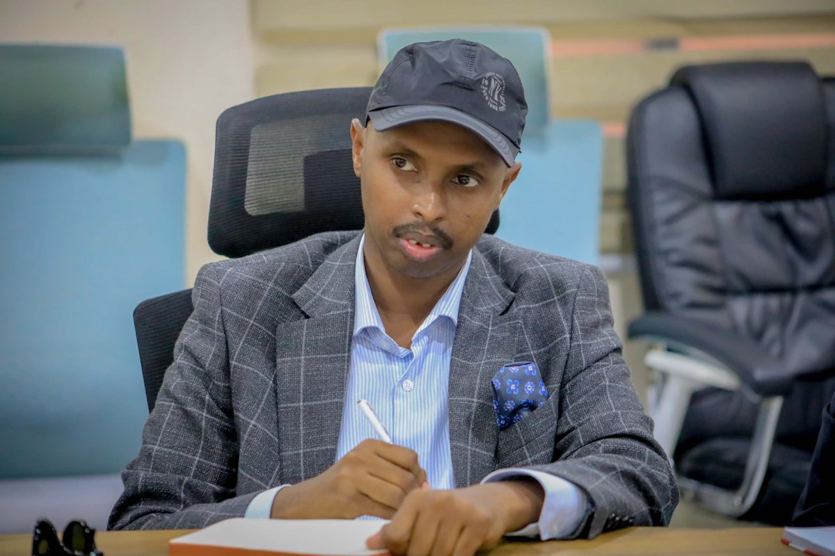 DrBulaale's tweet photo. Today, I co-chaired a high-level meeting  with @SoDMA_Somalia to strengthen humanitarian and medical emergency coordination for conflict-affected communities. The  @MoH_Somalia remains committed to ensuring access to urgent healthcare and medical support for civilians and security forces affected by the fight against terrorism. @MoH_Somalia  #Somalia #HealthEmergency #HumanitarianAid