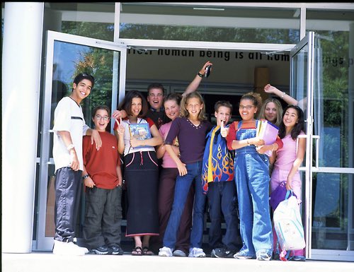 degrassichats's tweet photo. on this day in 2002, america was introduced to degrassi: the next generation!✨🥹 https://t.co/Rs62F46TgM