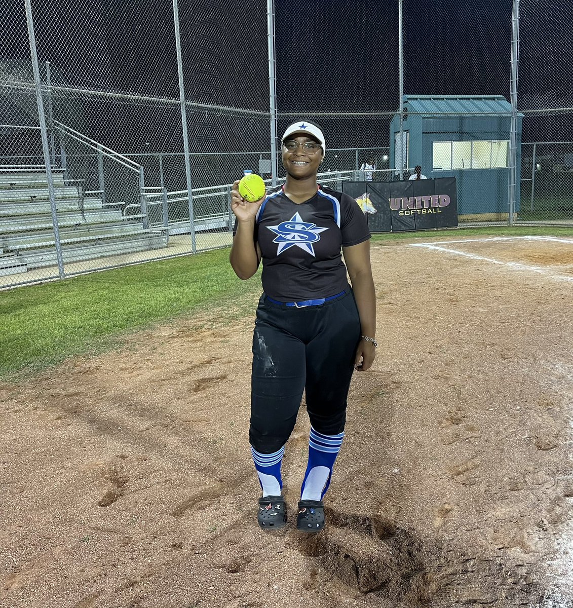Our Lady Rangers are headed home with a big WIN tonight against Beaumont United!!!
We also want to congratulate Junior Irelynn Simien for hitting a straight BOMB over left field fence 💣 Great Job Ladies🥎