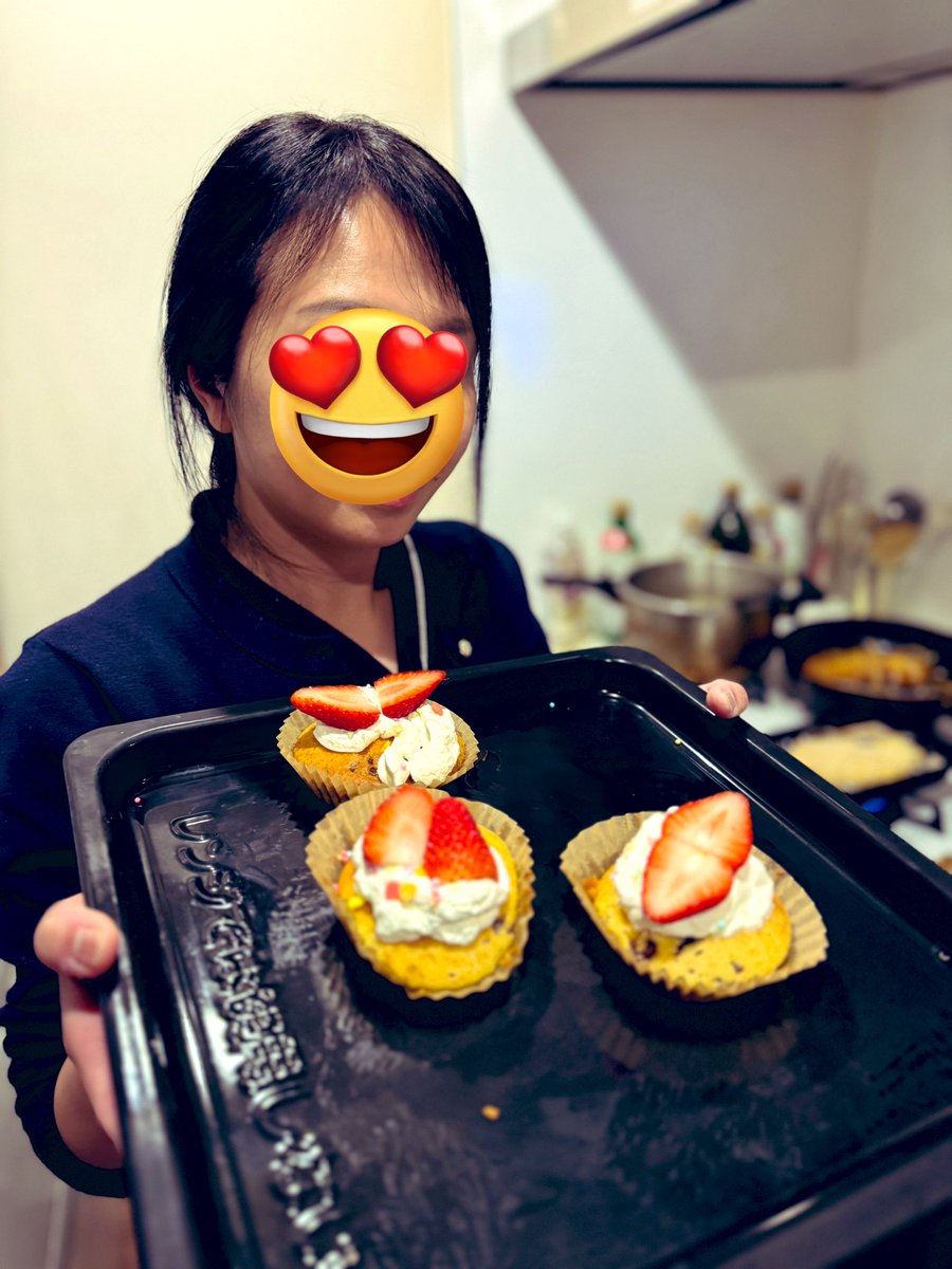 新しいオーブンでお菓作りにハマっています☺️
子供達には好評ですが
パパは甘いもの嫌いなので食べてくれません🥹
春休み早く終わって欲しい😭😭