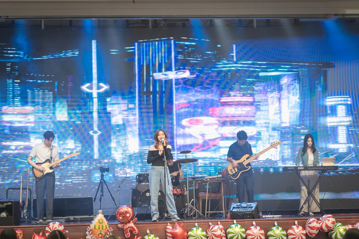 damn i miss the stage🥹