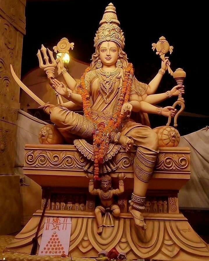 Ritusoni92's tweet photo. मंद मुस्कान के साथ
अष्टभुजा धारी 
ब्रह्माण्ड को उत्पन्न करने
वाली आदि स्वरूपा
चतुर्थ स्वरूप
जय माँ कुष्मांडा ♥️

#जय_माता_रानी_की
#जय_मां_कुष्मांडा 🙏🏻🌼 https://t.co/mDq5o4X10K