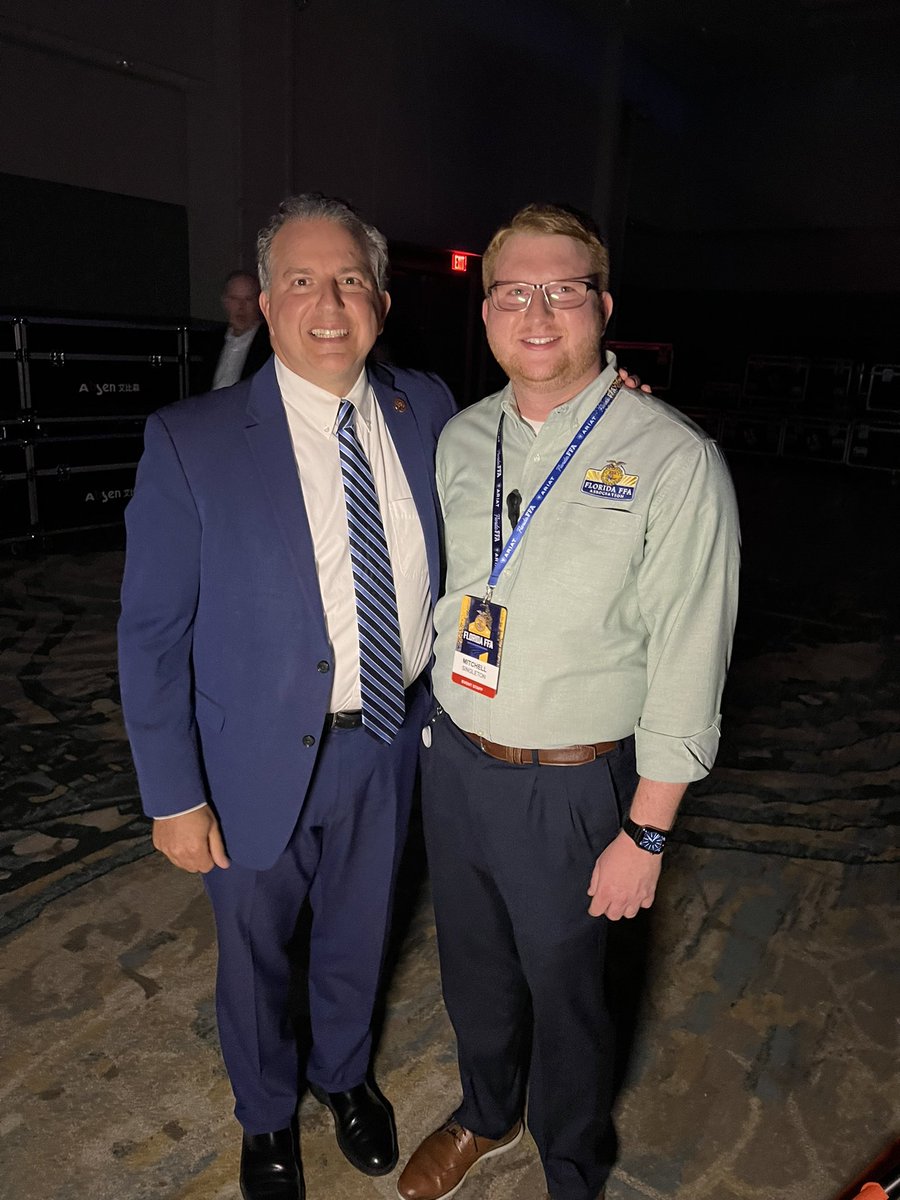 M_Singleton23's tweet photo. Congratulations Congressman @JimmyPatronis! Met you as a member of the Florida House and I’m proud to have you represent NWFL in the United States House of Representatives! https://t.co/KuwoKOraMa