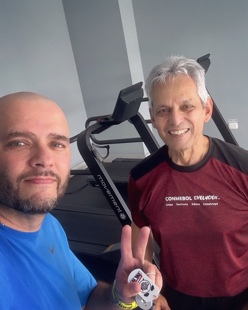 Como aquellos dos me sacaron del pádel busqué nuevas amistades.