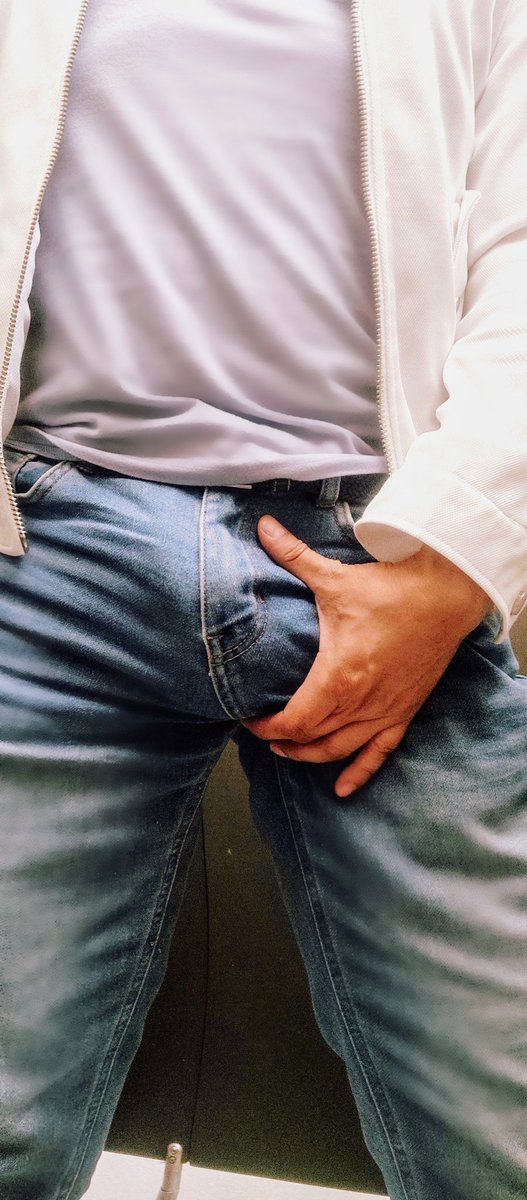 activotapatio1's tweet photo. VEN
Sóbame el bulto, pégame tus nalgas aquí, híncate, desabrocha mi cinturón, baja el cierre, huele mis calzones y bájalos con los dientes, ahora ponte a mamar mi verga y huevos como la perrita que eres 😈

¿VAS A QUERER PITO?
RT Y SÍGUEME SI TE COJO LA GARGANTA
@EncuentroGayMty https://t.co/Q54iebDTbn