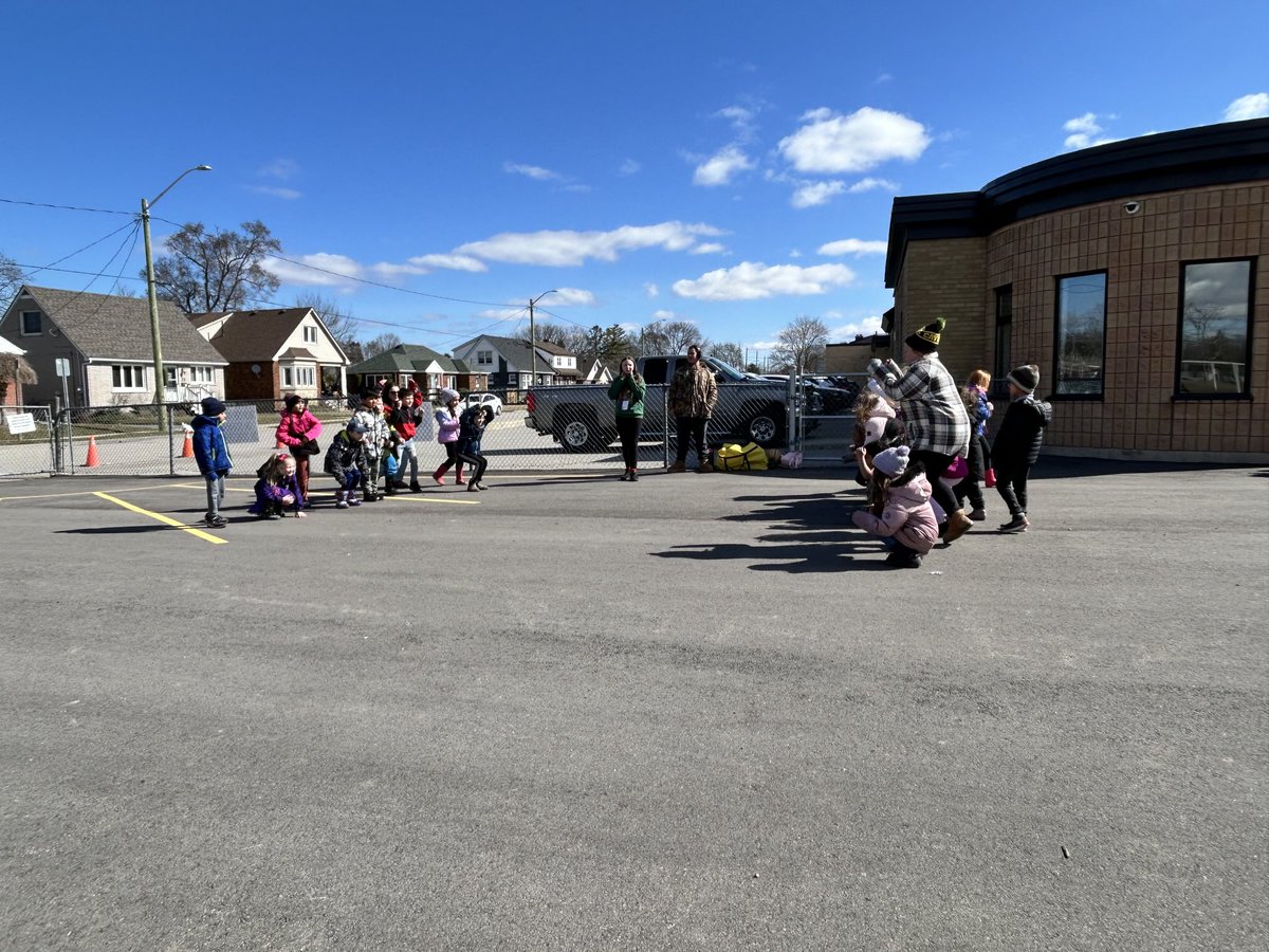 The Recess program at Bellview is a huge success! It’s a joy to watch our Jr/Int students in this leadership role thanks to the dedicated school Child and Youth Workers that trained our grade 6-8 volunteers to mentor positive peer interactions during play ⁦<a href="/GEDSB/">Grand Erie District School Board</a>⁩
