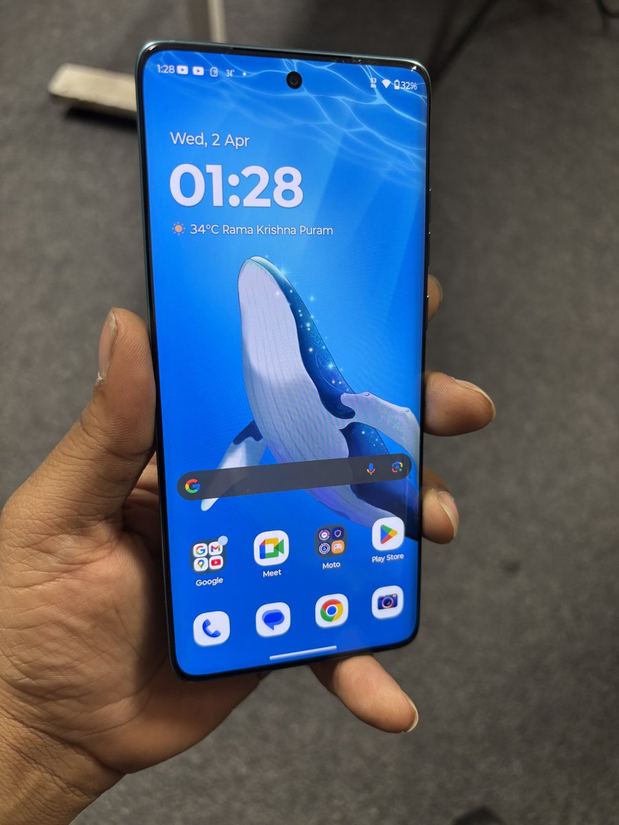 LakshyaDass's tweet image. The Moto Edge 60 Fusion packs a 6.7” pOLED display with a 144Hz refresh rate and HDR10+. Smooth and vibrant, but I feel the brightness could be better outdoors. 

Still, a solid screen for the price! 
@motorolaindia 

#MotoEdge60Fusion #DisplayTest