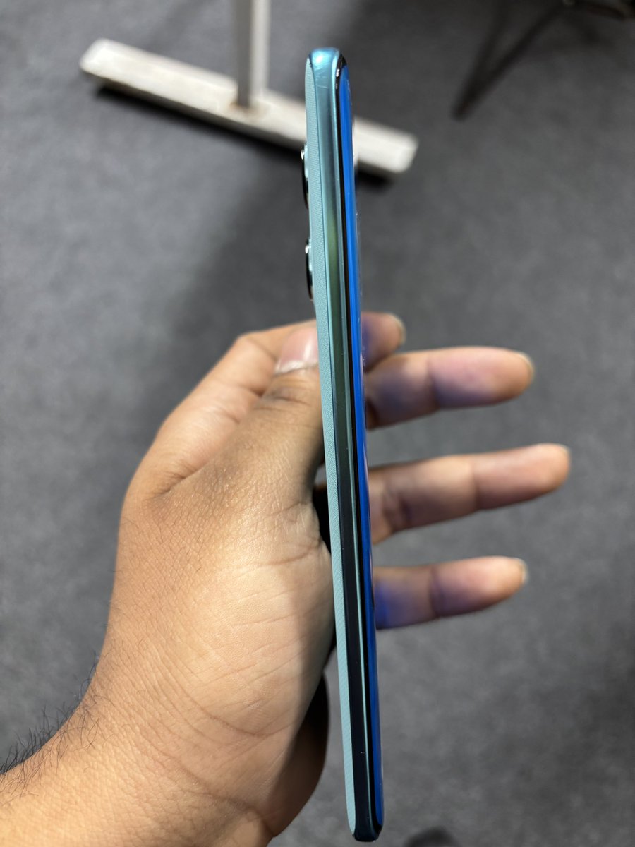 LakshyaDass's tweet image. The Moto Edge 60 Fusion packs a 6.7” pOLED display with a 144Hz refresh rate and HDR10+. Smooth and vibrant, but I feel the brightness could be better outdoors. 

Still, a solid screen for the price! 
@motorolaindia 

#MotoEdge60Fusion #DisplayTest