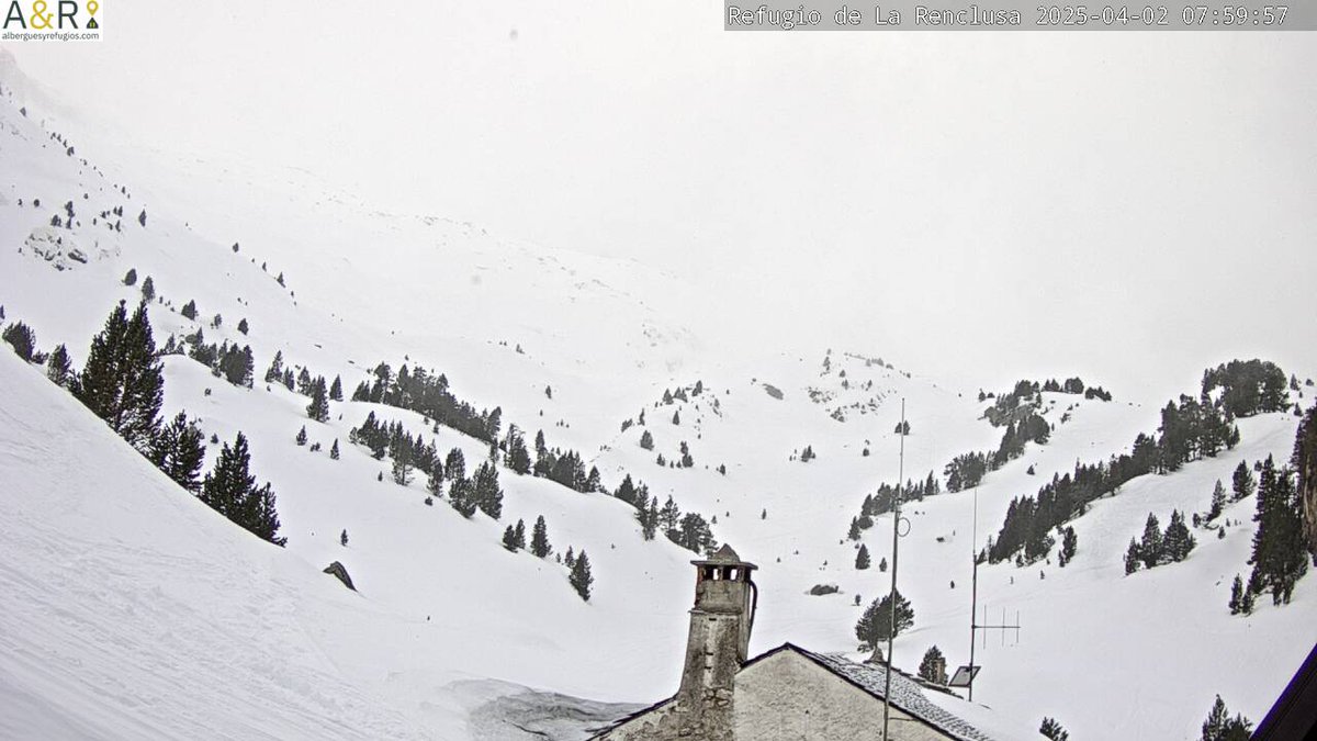 meteobenas's tweet photo. Amanece el día 2 de abril de 2025.
Cubierto.
Temperaturas mínimas.
#Benasque 5,8ºC.
#Renclusa -1,5ºC.
#Cogulla -3,3ºC.
#Aneto -7,2ºC.
Buenos días!
#meteo #ValledeBenasque https://t.co/1PSK1NgRB0