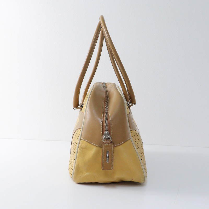 TRESOR_KAITORI's tweet photo. #Archive #PRADA 
2000SS Bowling Bag
本日出品させていただきます。
希少な2000年コレクションアイテムのバッグ。
25年もの月日を経てまだまだ綺麗な状態になっています！

#プラダ #トレゾア #TERSOR #アーカイブ #ビンテージ
#ブランド買取 #宅配買取 #バッグ買取 https://t.co/fhbLtkJezM