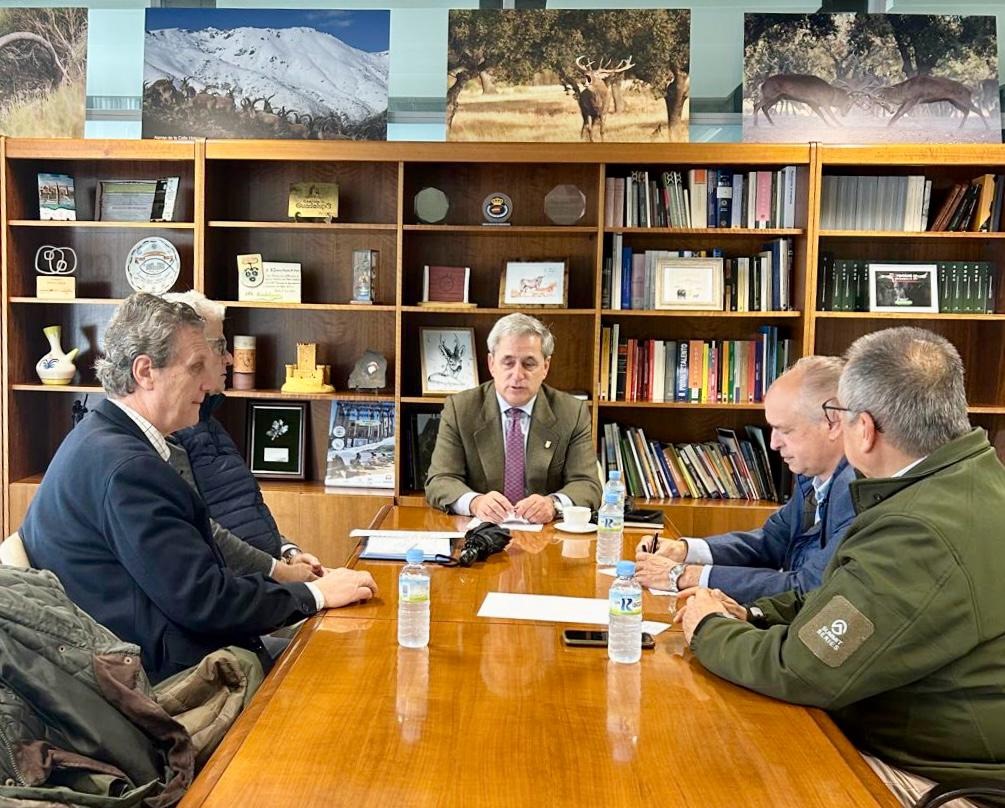 Nuestro Presidente D. Gabino Esteban, junto con el Director de <a href="/AgrariasUex/">Agrarias Uex</a> , el Decano y Secretario del Colegio de Agrónomos de Extremadura, han mantenido una reunión con el Consejero de <a href="/MundoRural_EXT/">Consejería de Gestión Forestal y Mundo Rural</a> <a href="/HigueroDe92096/">Ignacio Higuero de Juan</a> para organizar las Jornadas Tecnológicas de San Isidro 2025.