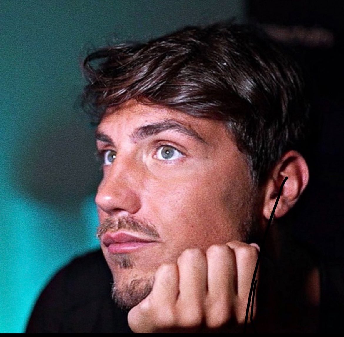 Ogni tanto mettiti al primo posto e soprattutto amati un po’ di più. Ricorda Dani che tu vali tanto e vai bene così come sei ❤️
#Ddm